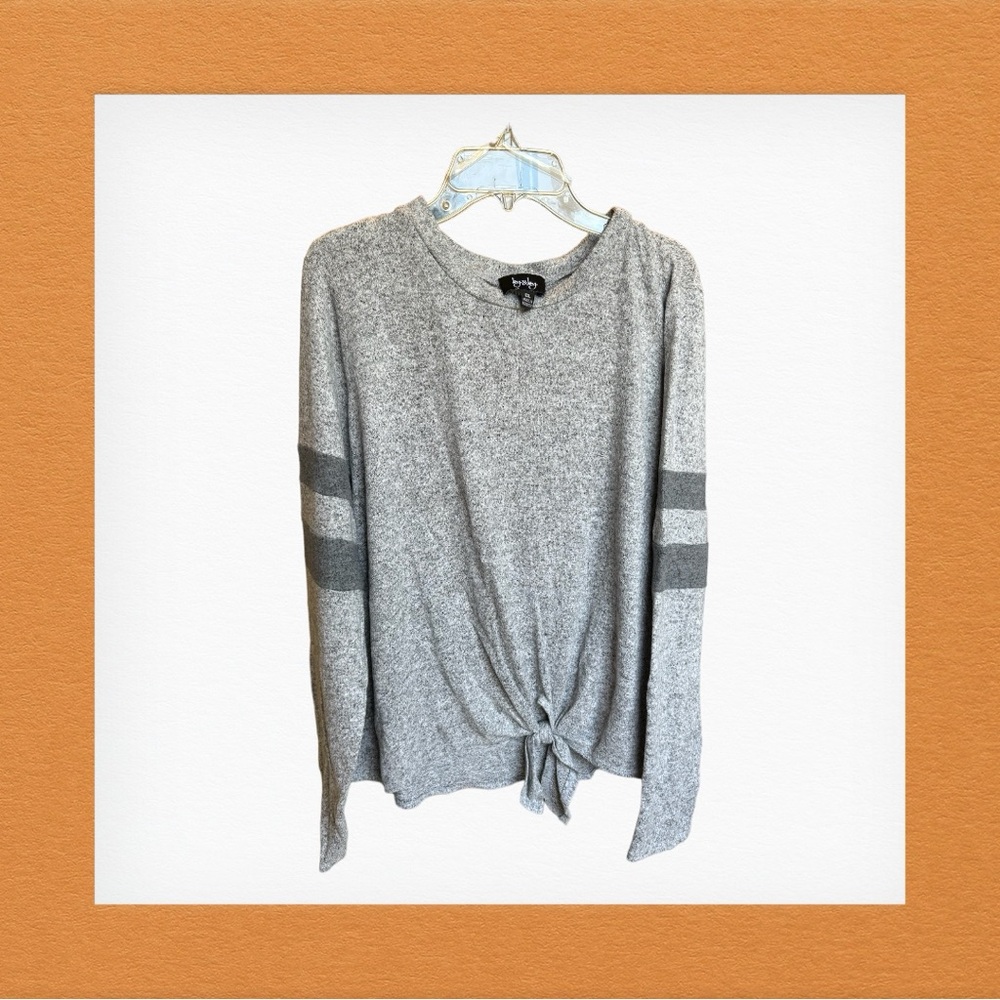 Knot Hem Long Sleeve Top